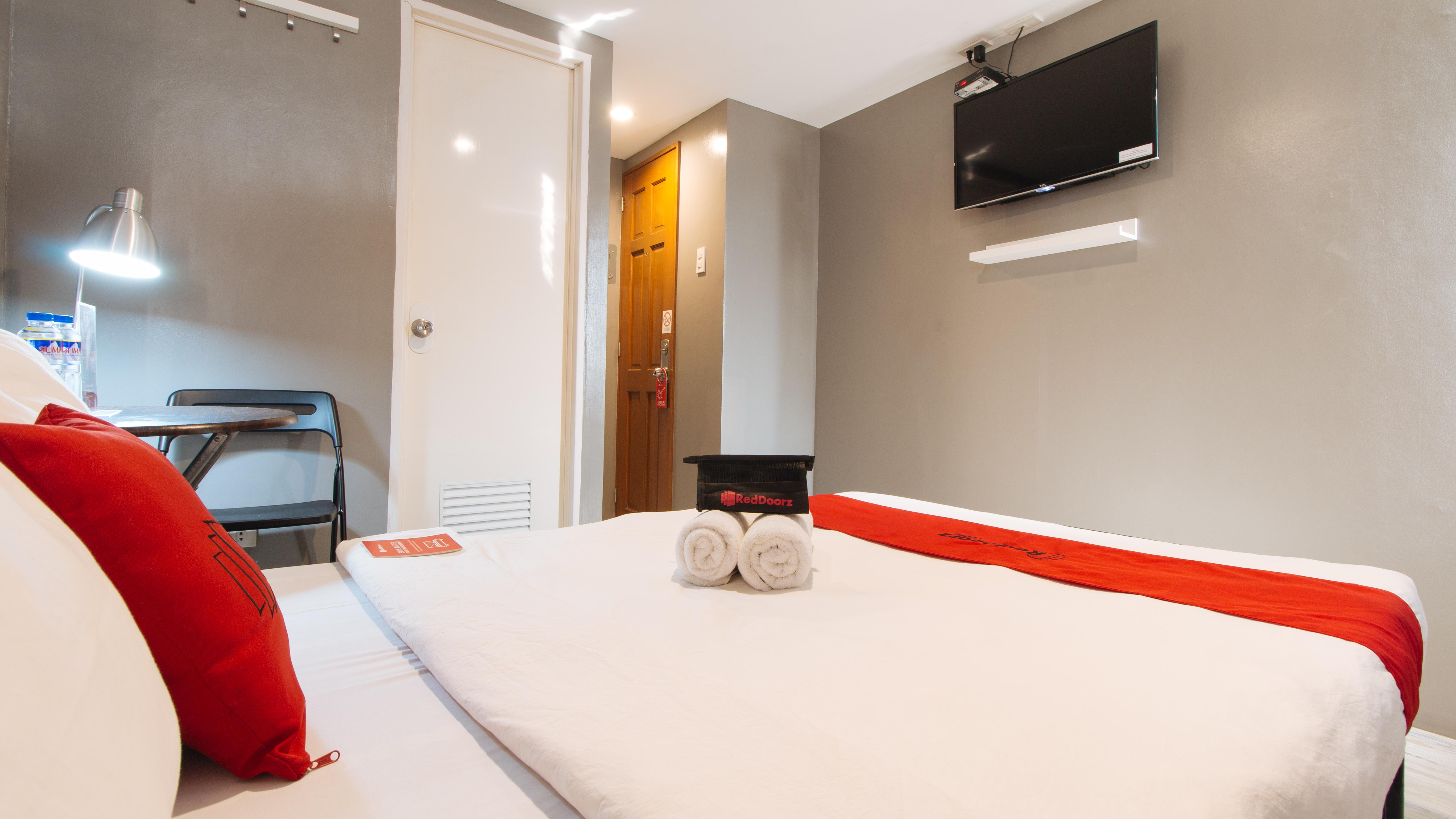 Reddoorz At Hotel Rosemarie Pasay Exterior foto