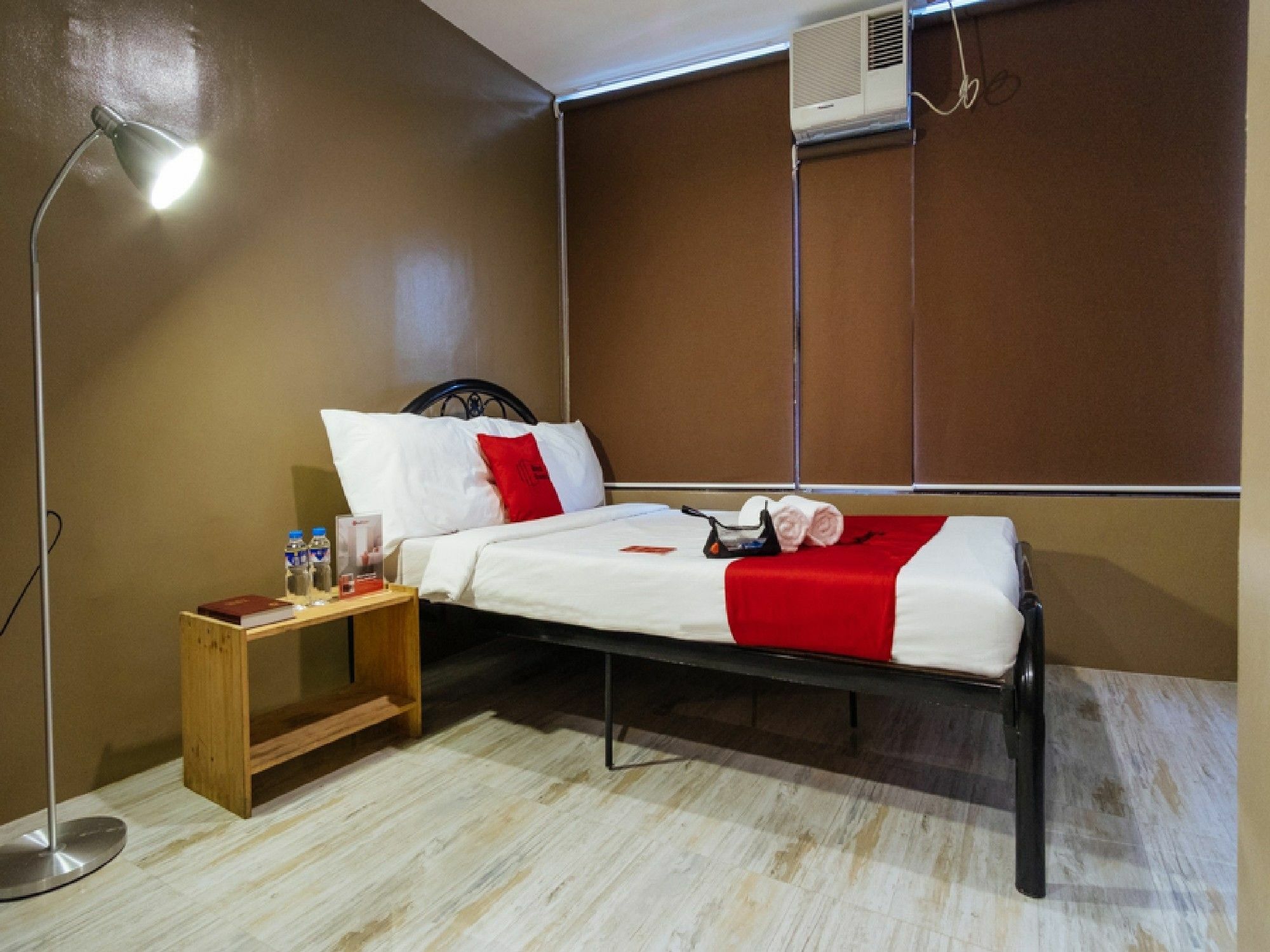 Reddoorz At Hotel Rosemarie Pasay Exterior foto